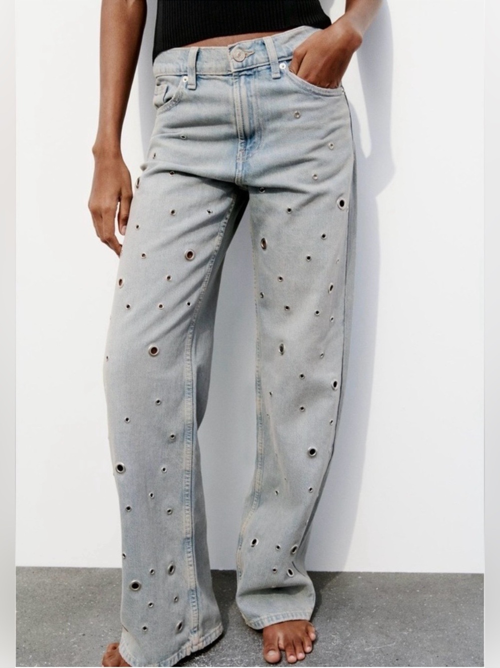 NWT! ZARA LIGHT WASH WIDE LEG JESNS WITH SOLVER GROMMET DETAIL SIZE 6